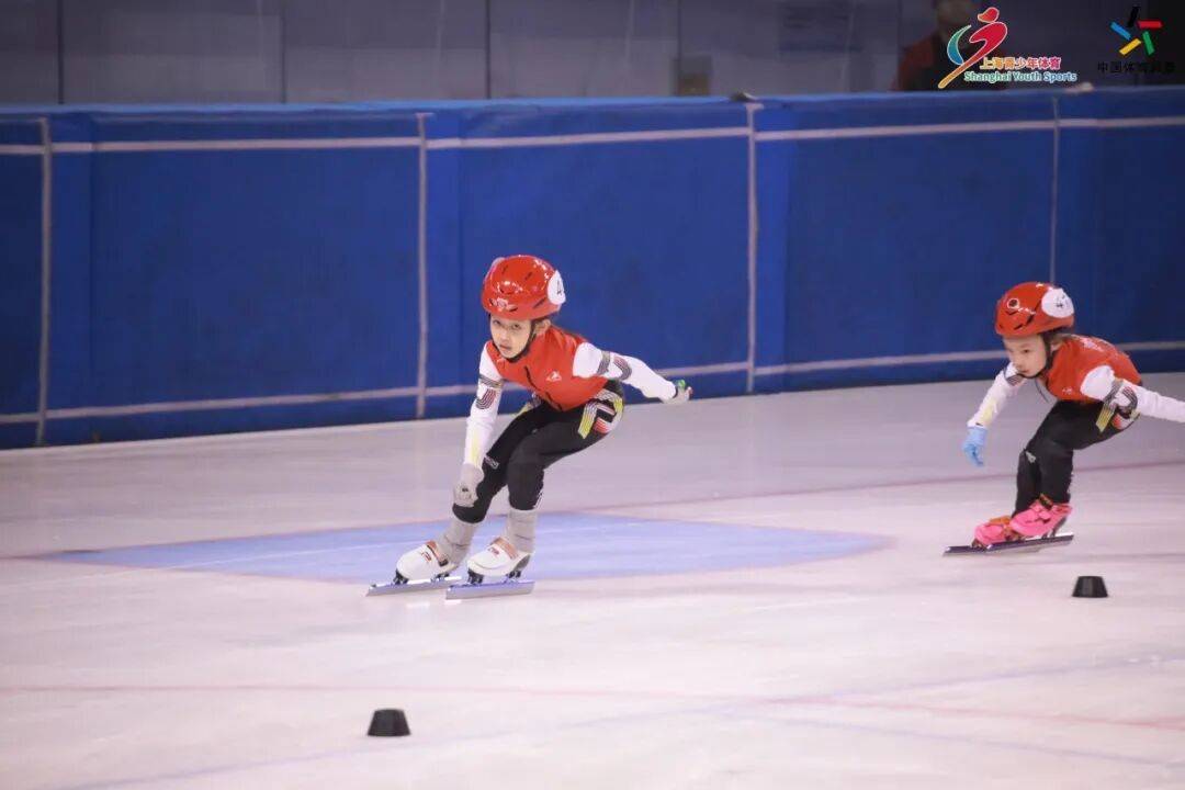 开云官方app入口-短道速滑选手突破自己，获得好成绩